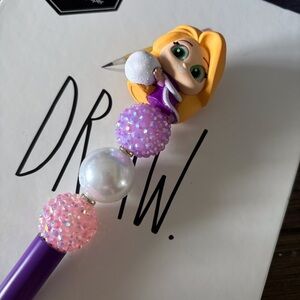 Disney Doorables: Tangled: Repunzel winter handmade beaded pen